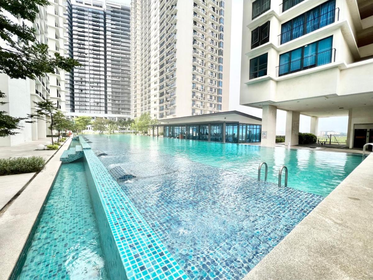 A 1-4 Pax Cozy Studio Tv Box Pool 100Mps Wifi 3 Bed Trefoil Setia Alam Luaran gambar