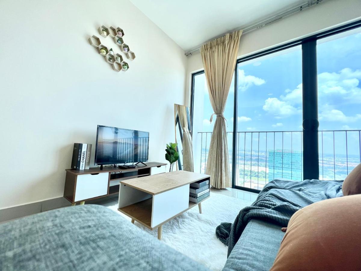 A 1-4 Pax Cozy Studio Tv Box Pool 100Mps Wifi 3 Bed Trefoil Setia Alam Apartment Luaran gambar