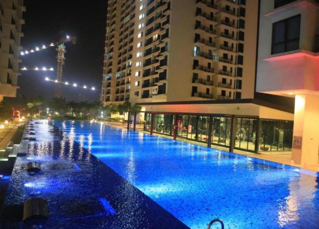 A 1-4 Pax Cozy Studio Tv Box Pool 100Mps Wifi 3 Bed Trefoil Setia Alam Luaran gambar