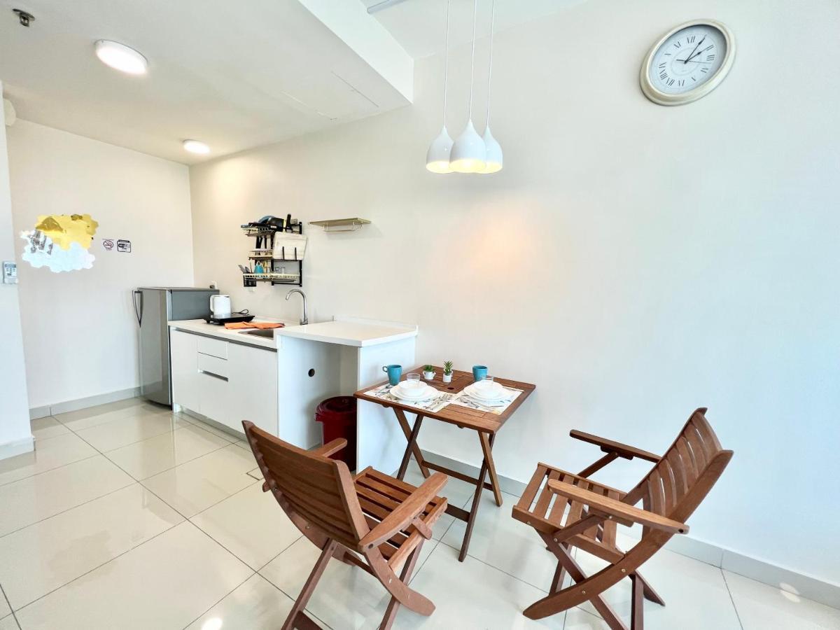 A 1-4 Pax Cozy Studio Tv Box Pool 100Mps Wifi 3 Bed Trefoil Setia Alam Luaran gambar